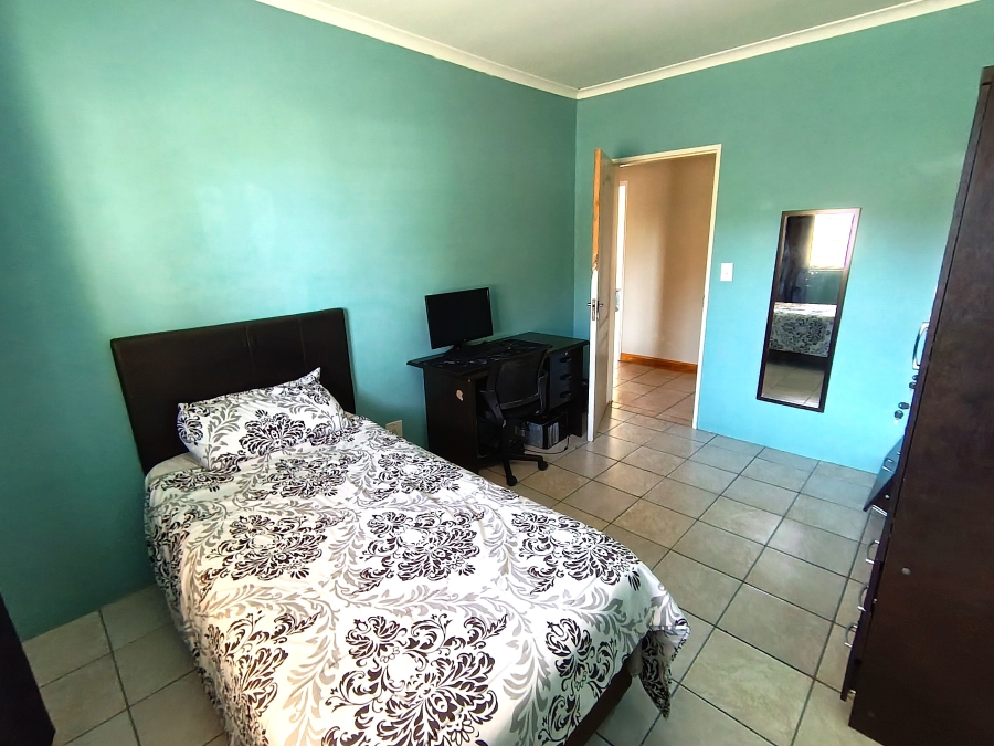 To Let 4 Bedroom Property for Rent in Southfork Western Cape